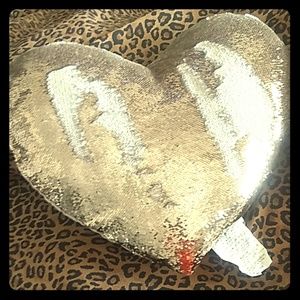 🖤 NWT BIG Gold White 2 Way SEQUIN Heart Pillow